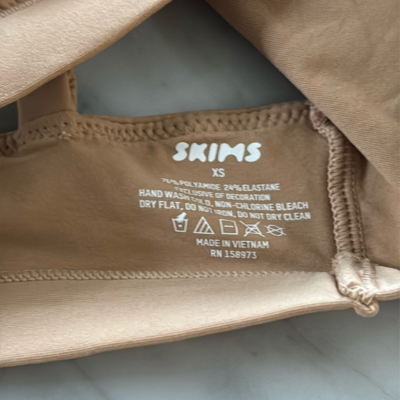 SKIMS FITS EVERYBODY TRIANGLE BRALETTE OCHRE - Picture 5 of 8